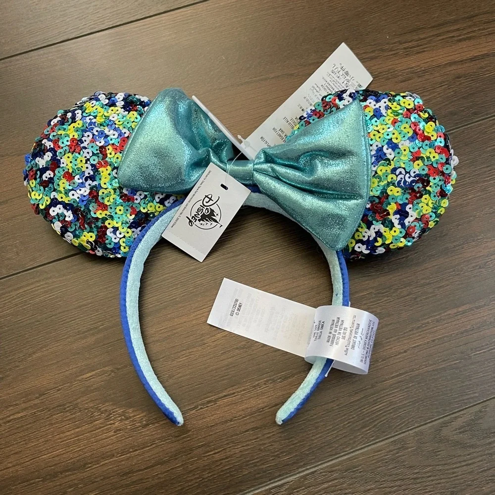 NWT Minnie Mouse ear headband with sequined bow